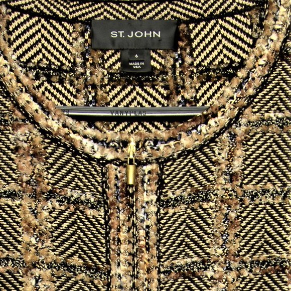Eye Catching St. John Jacket - Picture 3 of 4